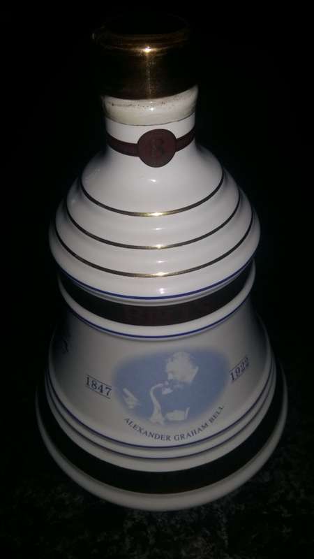 Bells whisky Wade porcelain decanter Christmas 2001 SEALED